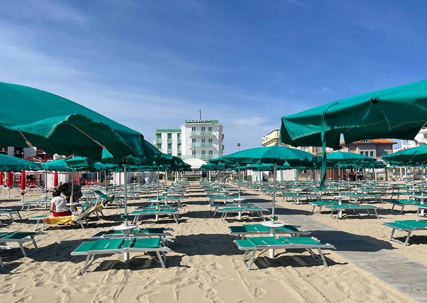 Hotel Majestic Senigallia Exterior photo