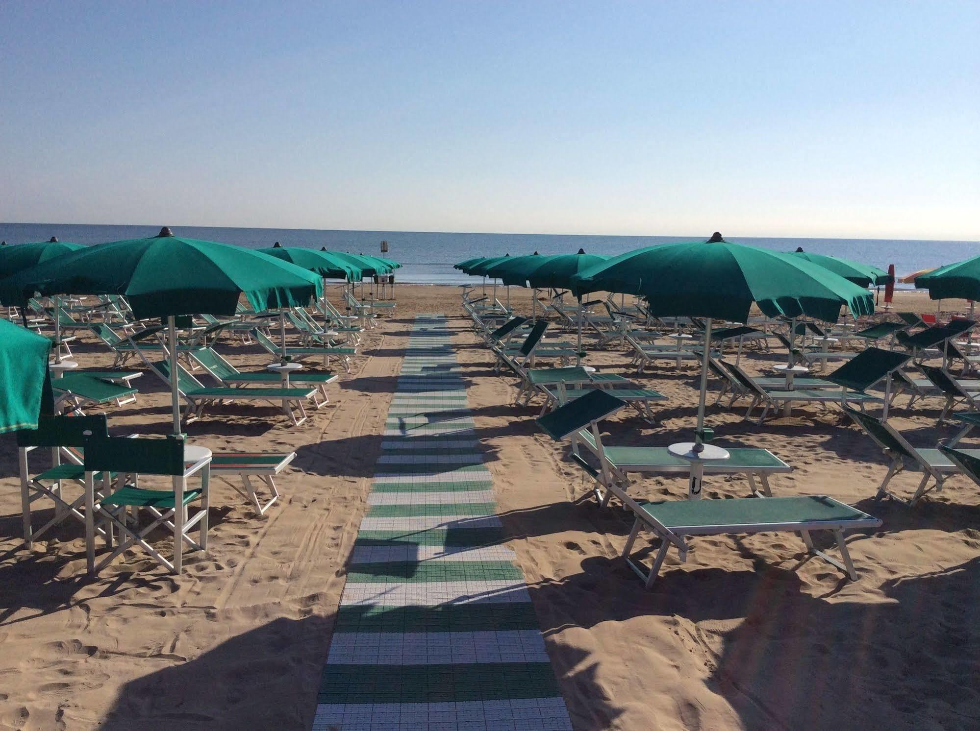 Hotel Majestic Senigallia Exterior photo